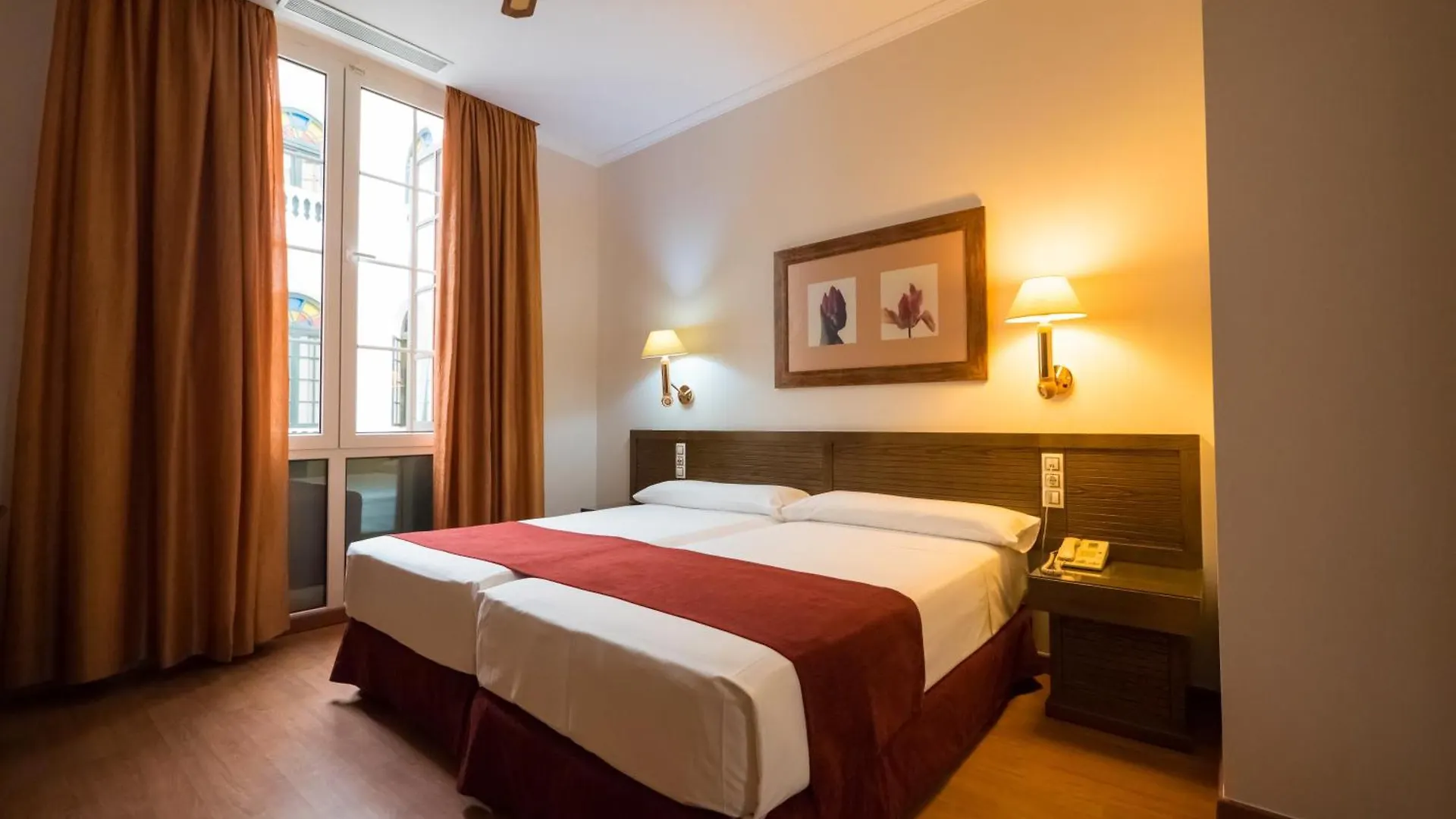 Senator Cadiz Hotel 4*,