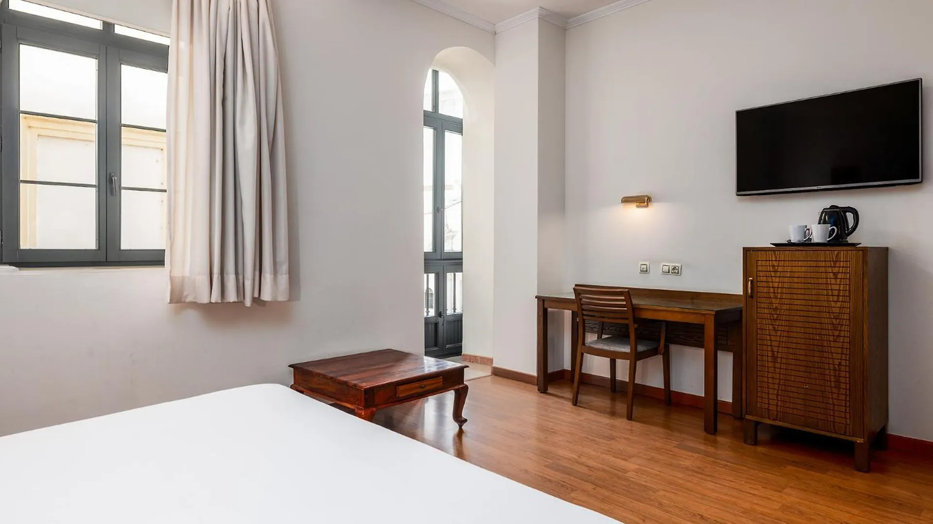 Senator Cadiz Hotel