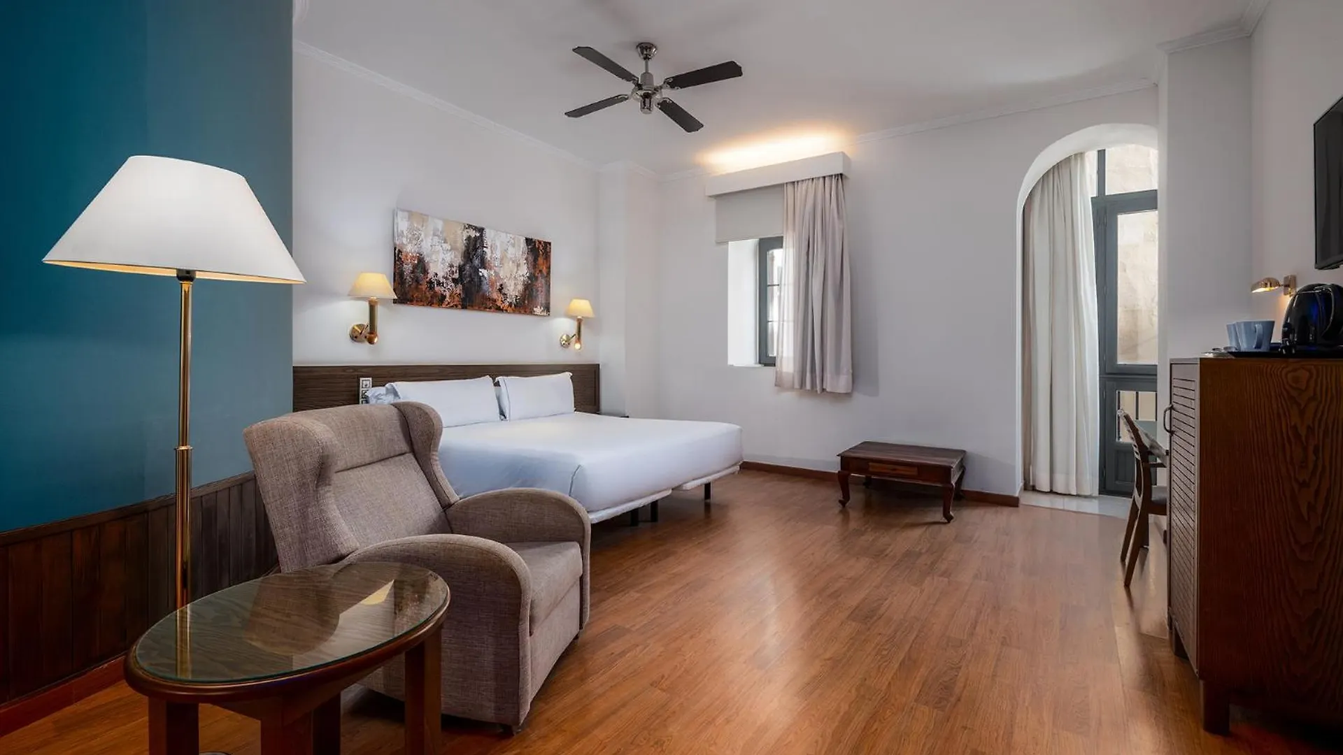 Senator Cadiz Hotel